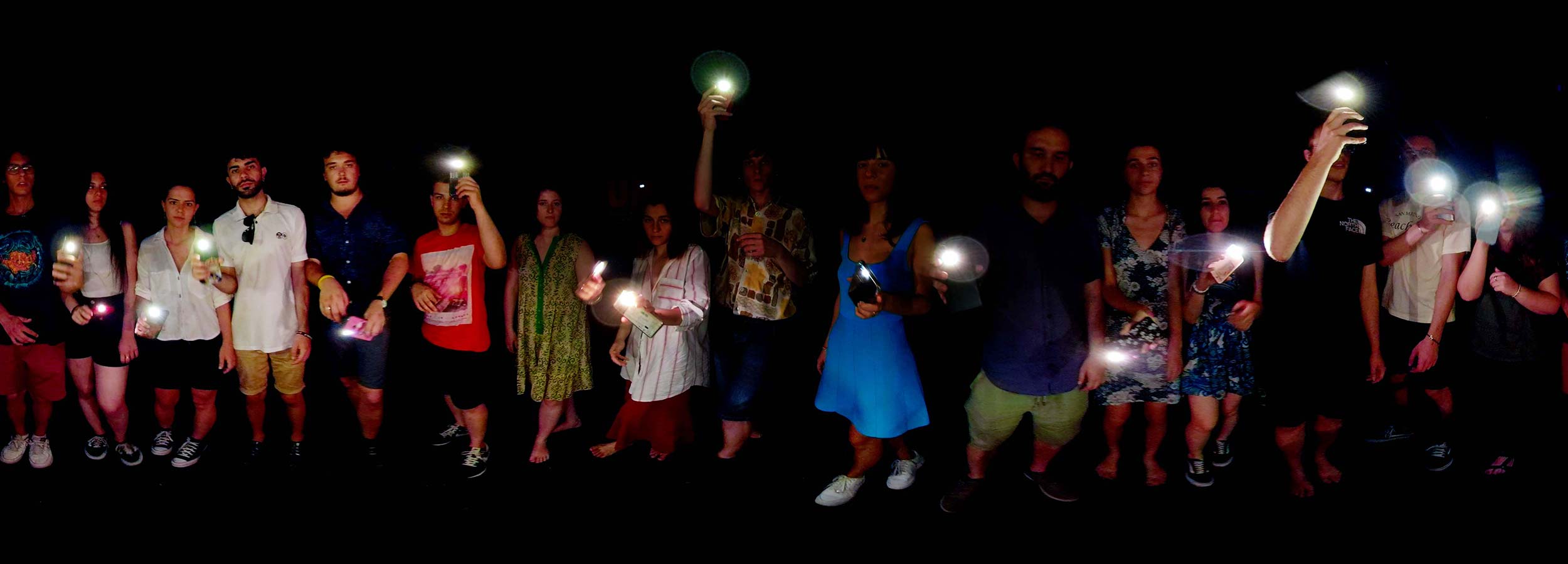 Dans la Grotte – the students together at the end of the shoot