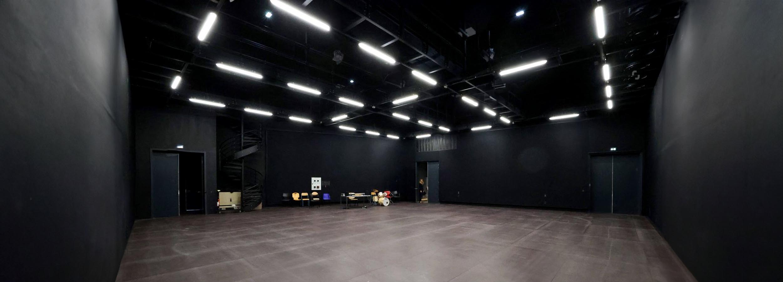 Dans la Grotte – the university’s stunning soundstage during production